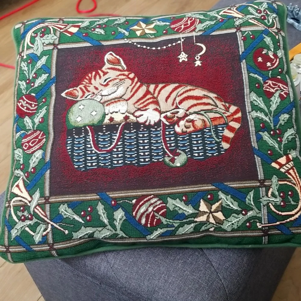 Vintage Christmas Kitten in a Basket Accent Pillow